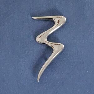 Trifari Vintage Silvertone Zig Zag Pin Brooch - EUC